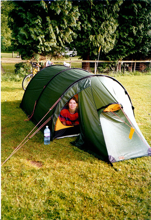 Zelt nach Regennacht